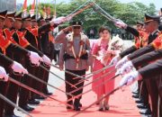 Renwarin Disambut Secara Adat Usai Dilantik Kapolri Sebagai Kapolda Papua, Simbol Harmoni dan Dukungan