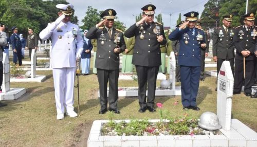Jelang HUT TNI ke-79, Danrem 031/WB Ziarah Nasional di TMP Kusuma Dharma