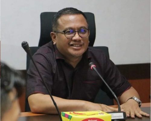 Ketua DPRD Provinsi Riau Sementara Ma’mun Solikhin, mengadakan rapat internal tentang penyusunan Tata Tertib DPRD Provinsi Riau