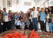 Beri Doa dan Dukungan, Marga Siregar/Ritonga Pekanbaru Ulosi Muflihun