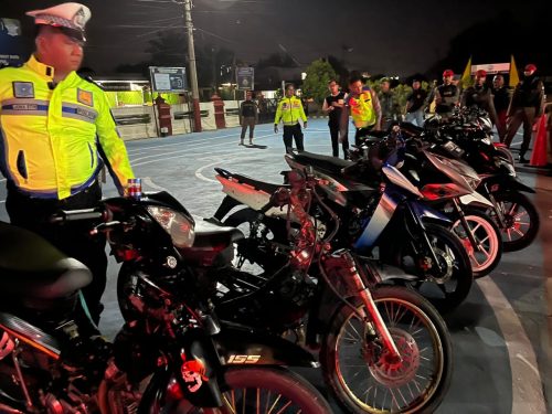 Satlantas Polres Kampar Berhasil Bubarkan Balap Liar di Gerbang Tol Bangkinang, 9 Kendaraan Diamankan!