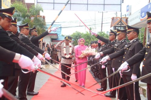 AKBP Budi Terharu Saat Pamit, AKBP Farouk Kapolres Inhil yang Baru