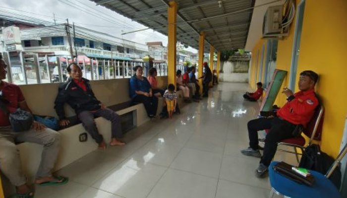 Tragis! Buruh PT Palma 1 Terpaksa Menginap di Kantor Disnaker Demi Keadilan