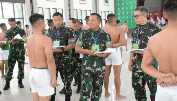 Danrem 031/WB Pimpin Sidang Parade Penerimaan CATA PK TNI AD GEL I TA 2025