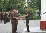 Berkinerja Terbaik, Kajati Serahkan Penghargaan Dari KPK