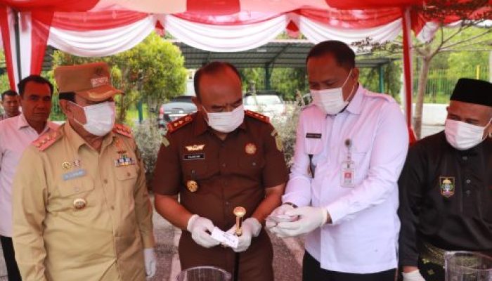 Sinergi APH, Kalapas Pasir Pangaraian Hadiri Pemusnahan Barang Bukti Tindak Pidana Umum di Kejaksaan Negeri Rokan Hulu