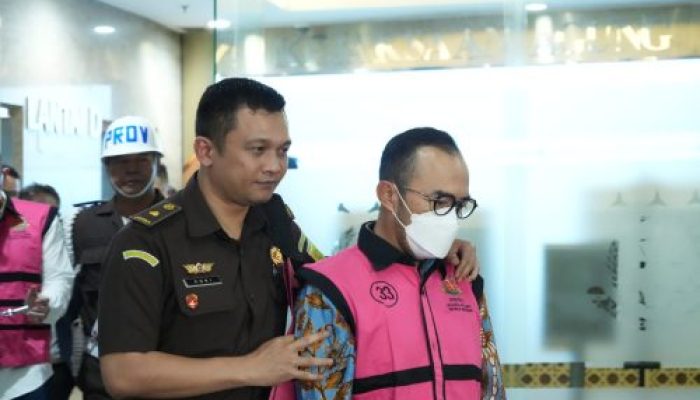Breaking News!! Kejaksaan Agung Menetapkan 7 Orang Tersangka Dugaan Tindak Pidana Korupsi di Tata Kelola