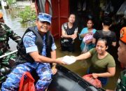Selain Meninjau Banjir, Danlanud Dirikan Posko Darurat Rumbai