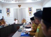 Gubri Gelar Rapat Dengan Disdik Riau, BOSDA dan Seragam Gratis Fokus Utama