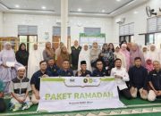 IZI dan Bea Cukai Riau Bagikan 70 Paket Sembako, Warga Cinta Raja Terharu