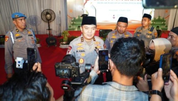 Kapolda Riau Gelar Pembagian Takjil dan Buka Bersama dengan Awak Media