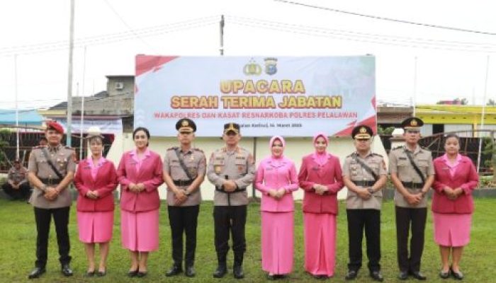 Kapolres Pelalawan Pimpin Upacara Serah Terima Jabatan Waka Polres dan Kasat Narkoba