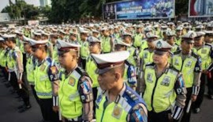 Gubernur Riau (Gubri) Abdul Wahid memimpin Apel Gelar Pasukan dalam rangka pengamanan Idulfitri 1446 H tahun 2025