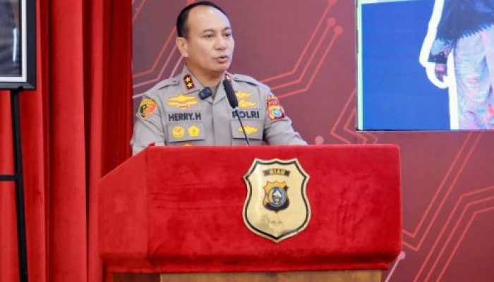 Kapolda Riau dan Wali Kota Pekanbaru Bersatu Bersihkan Wajah Kota dari Sampah Visual