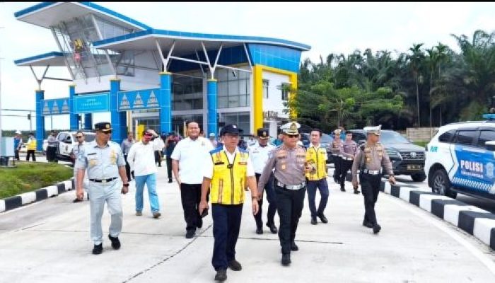Kombes Taufiq Lukman Nurhidayat Pimpin Pengecekan Ketat di UPPKB Tenayan Raya, Kendaraan Dua Sumbu Ke Atas Wajib Patuhi Aturan Mudik