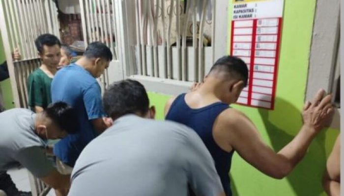 Jelang Idul Fitri, Lapas Pekanbaru Razia Kamar Warga Binaan