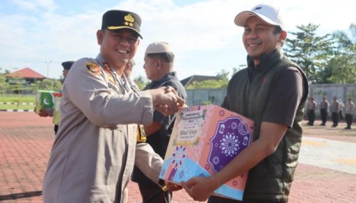 Apel Dan Penyerahan Bingkisan Lebaran, Wujud Kepedulian Polres Rokan Hulu