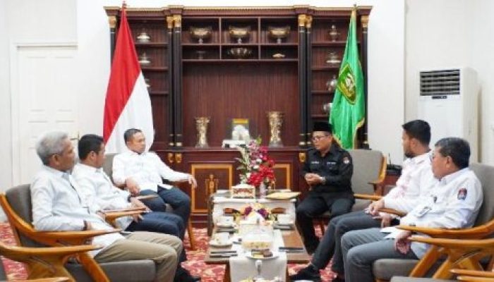 KPU Riau Resmi Serahkan 53,7 Miliar Sisa Dana Pilkada 2024