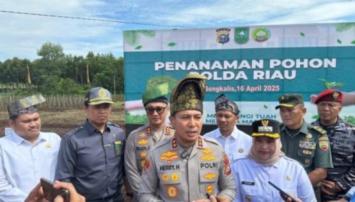 Kapolda Riau Kunjungi Polres Bengkalis, Resmikan Lapangan Tembak dan Tanam Pohon Bersama Forkopimda