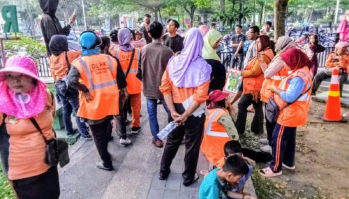Puluhan THL DLHK Pekanbaru Sesalkan Kebijakan Plt Kadis, Pernyataan Korlap Budi Ini Perintah Pak Kadis