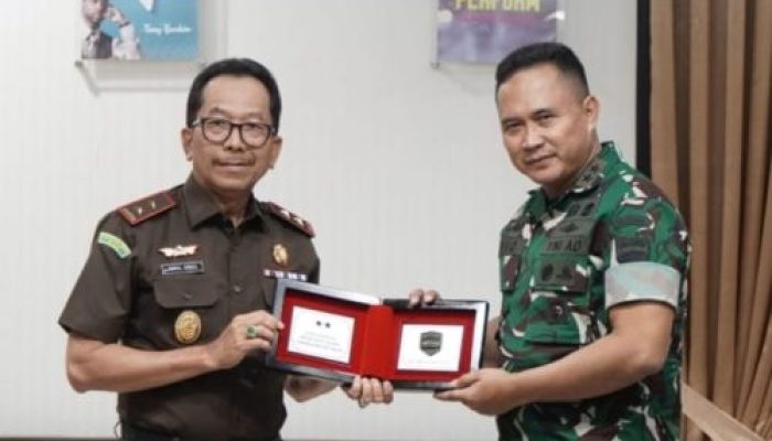 Kajati Riau Beserta Seluruh PJU Menerima Kunjungan Pangdam I Bukit Barisan Dalam Rangka Silaturahmi