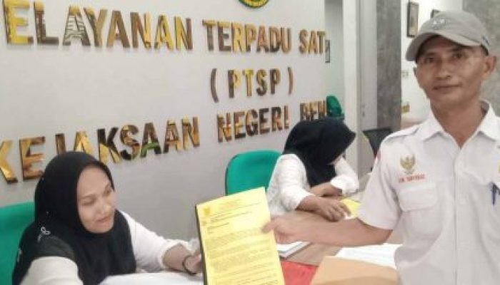 Dugaan Penyimpangan Keuangan Desa Damai Dilaporkan ke Kejari Bengkalis