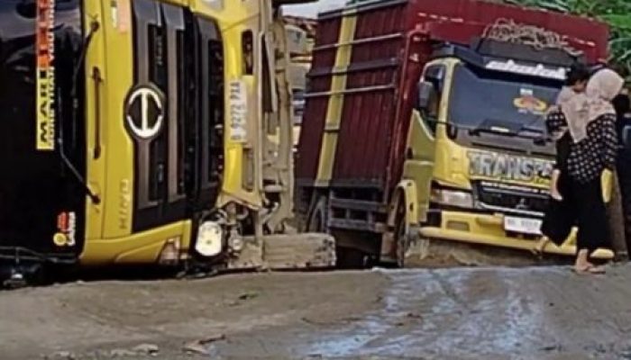 Jalan Rusak Parah, Tiga Truk Tumbang dalam Sepekan di Kecamatan Enok, Inhil