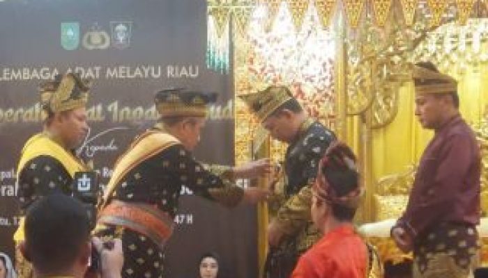 Anugerah Ingatan Budi Kepada Kapolri, Wujud Tradisi Melayu Riau