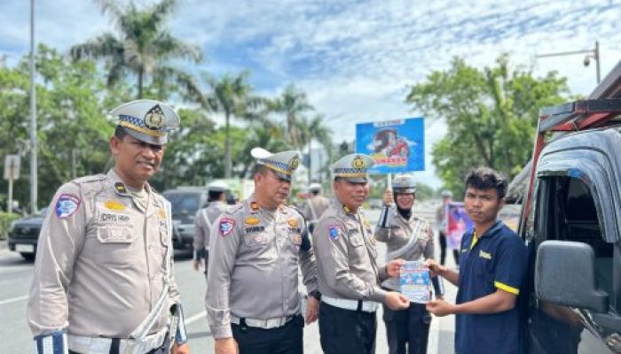 Hari Ketiga Operasi Patuh Lancang Kuning 2025, Ditlantas Polda Riau Gencarkan Sosialisasi dan Edukasi kepada Pengendara dan Pengguna Jalan
