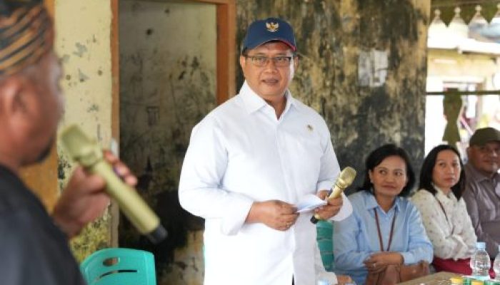 Sambung Rasa Dengan Warga Sumber Makmur, Wamen Viva Yoga: Menciptakan Kawasan Transmigrasi yang Produktif di Halmahera Selatan