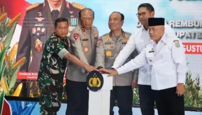 Polri Resmikan 8 SPPG Operasional Dan Groundbreaking 205 Unit Serentak Seluruh Indonesia Untuk Akselerasi Program Makanan Bergizi Gratis