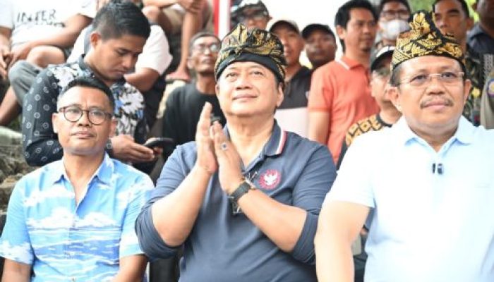 Tonton Kesatria Sasak Dalam Peresean, Wamen Viva Yoga: Menanamkan Jiwa Pemberani, Pantang Menyerah, dan Sportif