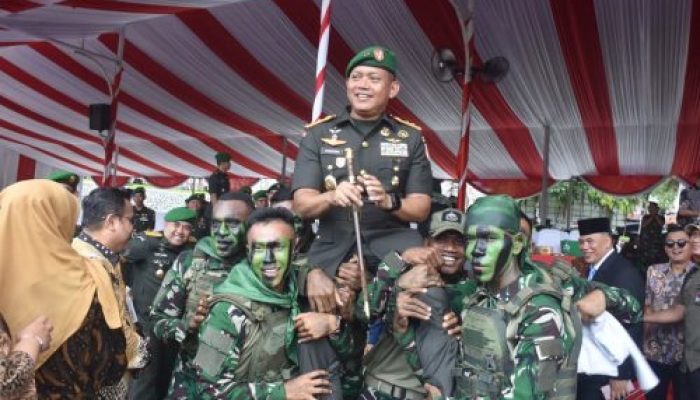 Aksi memukau prajurit Kodam IV/Diponegoro pada peringatan HUT ke-75