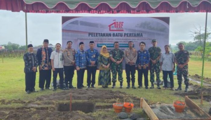 Dandim 0808/Blitar Hadiri Peletakan Batu Pertama Pembangunan Koperasi Desa Merah Putih Di Talun