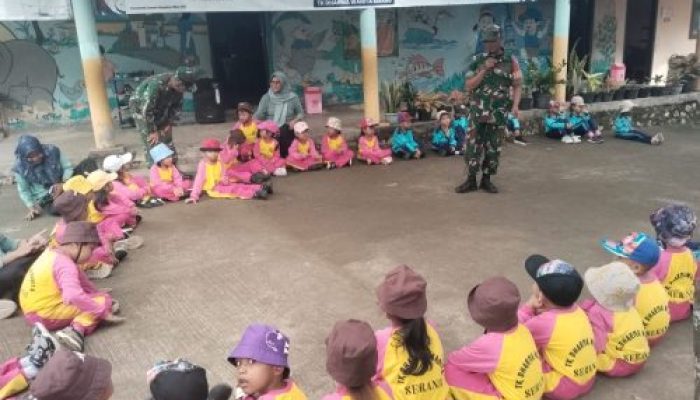 TNI Dan TK Darma Wanita Serang Gelar Edukatif Tanamkan Cinta Tanah Air Sejak Dini