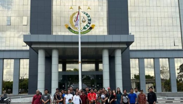 Kesatuan Masyarakat Hukum Adat (KMHA) Dayak Kalteng Audiensi dengan Kajati Kalteng