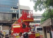 Breaking News..!! 22 Kantong Jenazah Korban Kebakaran Gedung Terra Drone Tiba di RS Polri Kramat Jati
