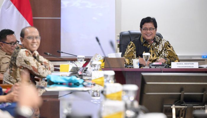 Sambut Investasi China, Wamen Viva Yoga Dukung Industrialisasi Bambu di Kawasan Transmigrasi