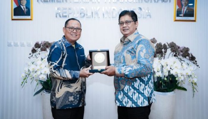 Bertemu Bupati Gorontalo Utara, Wamen Viva Yoga Dorong Sumalata Menjadi Pusat Pertumbuhan Ekonomi dan Sentra Tanaman Pangan