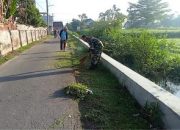 Ciptakan Lingkungan Bersih, Babinsa Bersama Masyarakat Laksanakan Karya Bhakti