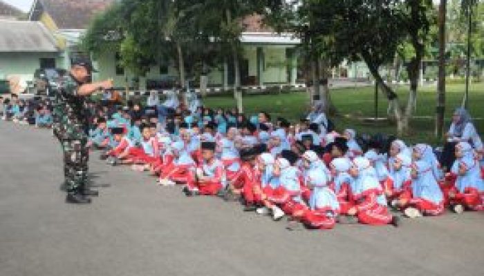 Belajar di Markas TNI, Siswa MI Thoriqul Huda Kenal Dunia Militer Sejak Dini