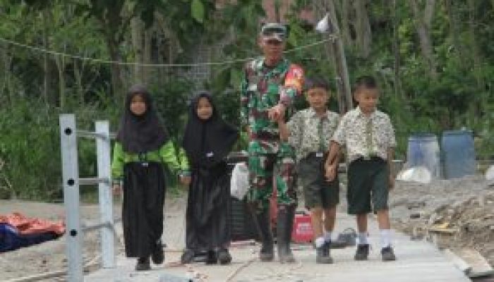 Sinergi Kodim 0808/Blitar Dan Warga, Bangun Jembatan Perintis Garuda Bendosewu Segera Rampung