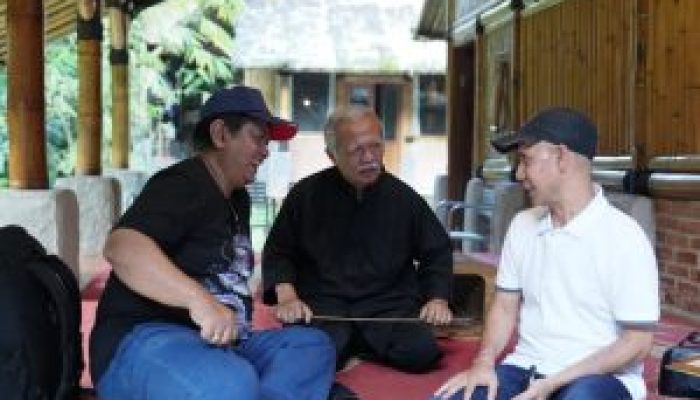 Kembangkan Bambu, Wamen Viva Yoga Ajak Ajik Krisna Menjadikan Bali sebagai Pusat Bambu Dunia