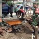 Peran Aktif Babinsa Wonodadi, Gotong Royong Bangun Pondasi Rumah Warga