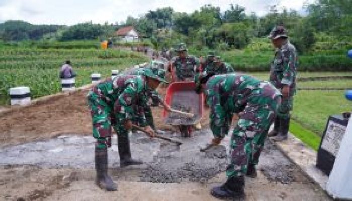 Melalui TMMD Ke 127 Kodim 0808/Blitar, Jalan Desa Di Gandusari Dibangun Permanen Untuk Dukung Aktivitas Warga
