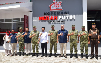 Pangdam V/Brawijaya Dampingi Wapang TNI Tinjau Kesiapan KDKMP Surabaya: Sinergi Kuat untuk Ekonomi Lokal