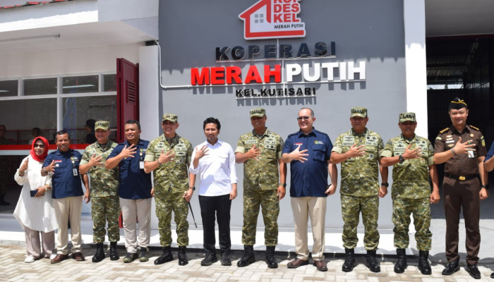 Pangdam V/Brawijaya Dampingi Wapang TNI Tinjau Kesiapan KDKMP Surabaya: Sinergi Kuat untuk Ekonomi Lokal