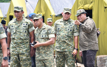 Wapang TNI Jenderal Tandyo Tinjau Markas Yon TP 886/PJ