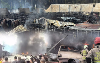 Detik-detik Kebakaran Gudang Solar Ilegal di Pekanbaru: Berawal dari Percikan Kabel Listrik