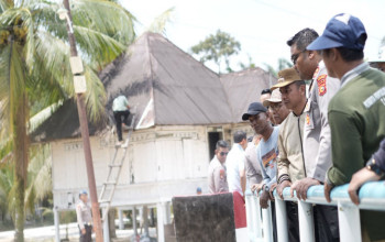 Bupati Kampar Tinjau Kesiapan Peresmian Jembatan Merah Putih Presisi di Desa Gobah